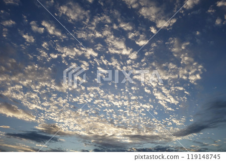 清晨的天空與美麗的秋雲 119148745