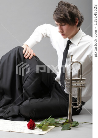 Portrait young man enamoured love Trumpet 119149528
