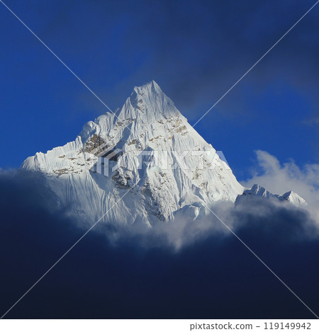 Snow covered peak of Mount Ama Dablam in autumn, Nepal. 119149942