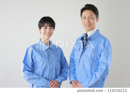 穿著工作服的工作人員男女_2 穿著工作服的工作人員男女_2 119150213