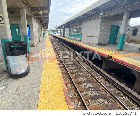 Train tracks 119150771