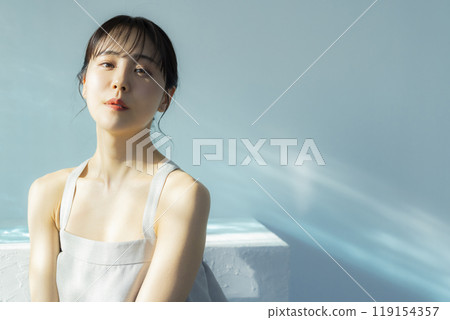 Woman taking care of her body 119154357