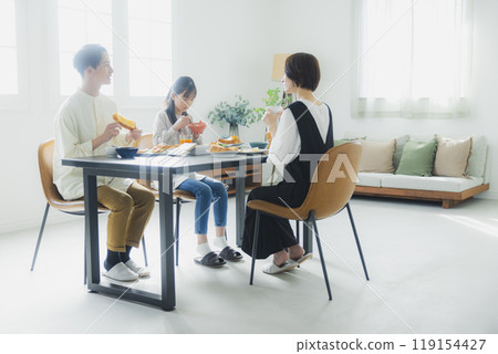 Image of a family dinner table Image of a family dinner table 119154427