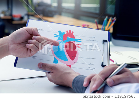 Doctor explaining heart to patient about details and risks operation. Healthcare and medical concept. Doctor explaining heart to patient about details and risks operation. Healthcare and medical concept. 119157563
