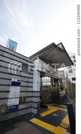 東京地鐵丸之內線新大塚站1號出口設置自動扶梯 東京地鐵丸之內線新大塚站1號出口設置自動扶梯 119160966