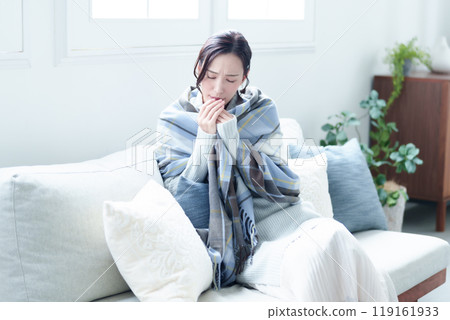 Women with cold extremities Women with cold extremities 119161933