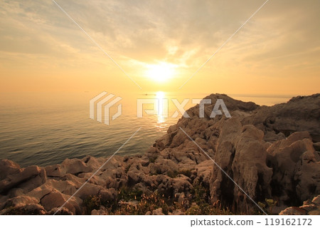 Shirasaki coast of the setting sun 119162172