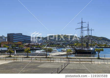 Nagasaki Port where ships are anchored [Nagasaki City, Nagasaki Prefecture] 119163589