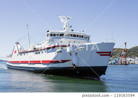 Manyo approaching Nagasaki Port [Nagasaki City, Nagasaki Prefecture] 119163594