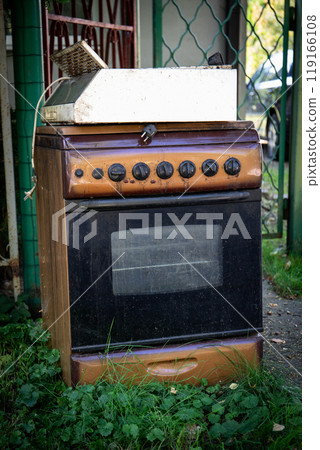 Waste collection and recycling. Gas stove and hood 119166108