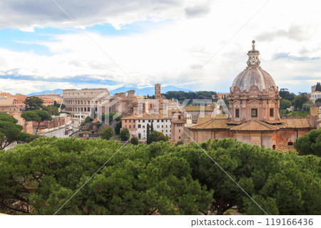 View of historical center of Rome with Colosseum from monument of Vittorio Emanuele Vittoriano observation deck, Italy View of historical center of Rome with Colosseum from monument of Vittorio Emanuele Vittoriano observation deck, Italy 119166436