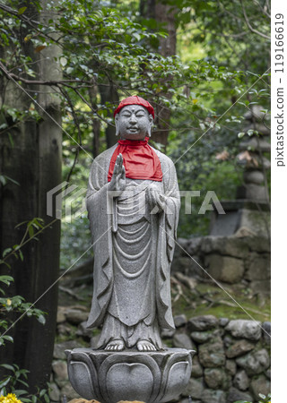 慶春院、真如庭園後方的苔蘚庭園、地藏像 119166619