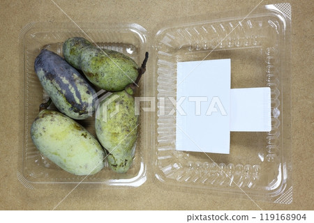 A ripe pawpaw ready to eat A ripe pawpaw ready to eat 119168904