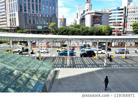 橫濱站西口前的風景 119168971