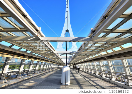 People crossing the Odaiba Teleport Bridge People crossing the Odaiba Teleport Bridge 119169122