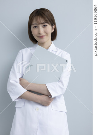 Healthcare worker woman 119169864