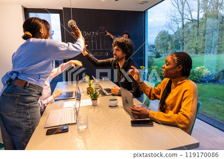 Modern office meeting rooms encourage team collaboration, fostering creativity and productivity Modern office meeting rooms encourage team collaboration, fostering creativity and productivity 119170086