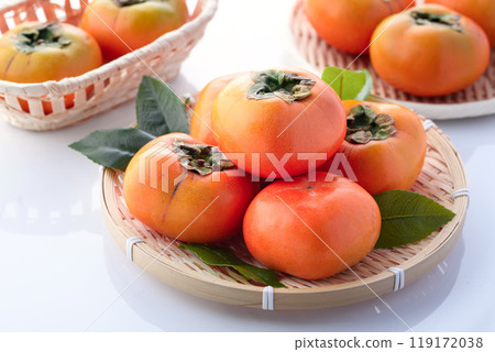 Autumn taste: Persimmon (white background) 119172038