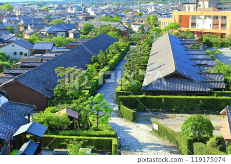 [Mie Prefecture] Castle guard house in Matsusaka Park on a clear day (Tonomachi Park) 119175074