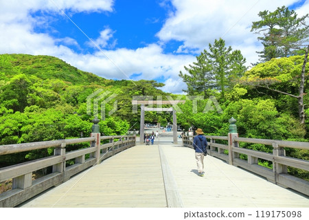 [Mie Prefecture] Uji Bridge at Ise Shrine on a clear day 119175098