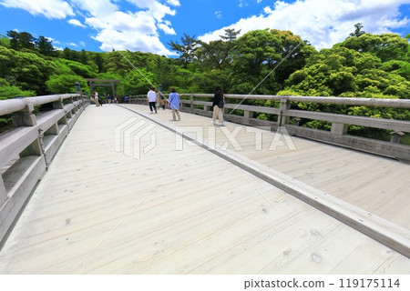 [Mie Prefecture] Uji Bridge at Ise Shrine on a clear day 119175114