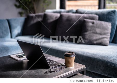 房間裡的照片 119176139