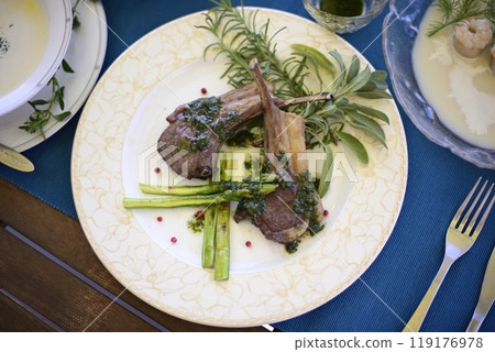 Lunch on the balcony 119176978