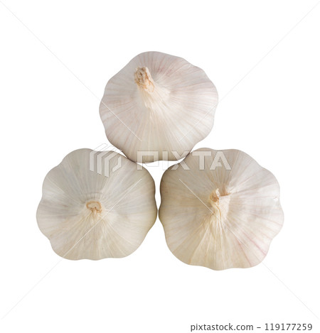 garlic slice isolated on white background 119177259