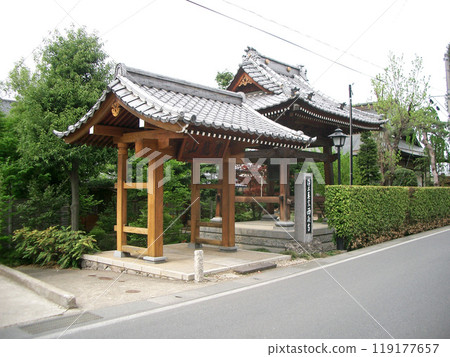 長野縣小布施町西寧寺的山門和鐘樓 119177657