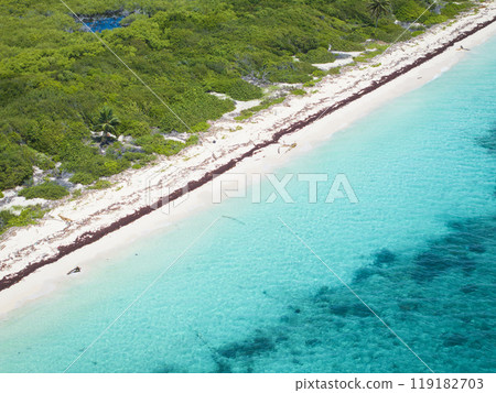 High angle of view of Catalina beach at sunny day High angle of view of Catalina beach at sunny day 119182703