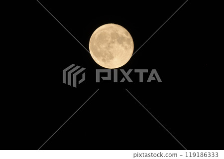 月齡15.7，葉月，望月鱘魚月亮在夜空中升起 119186333