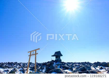 蓼科神社和太陽 119188271
