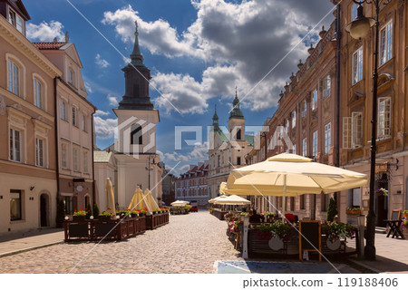 Old street in the historical part of Warsaw on a sunny day. 119188406
