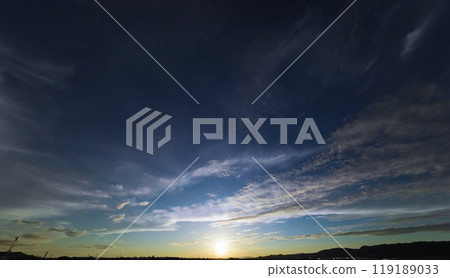 傍晚的天空有各種雲彩 / 秋天 / 超廣角 / 天基 / 240927pm 119189033