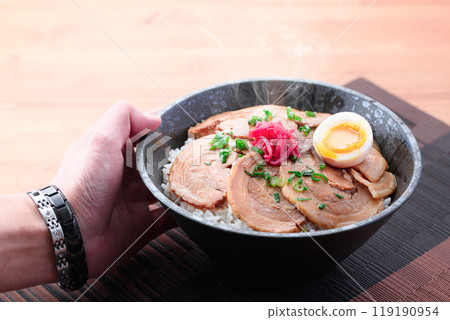 Roasted pork rice bowl (Roasted pork rice bowl) Roasted pork rice bowl (Roasted pork rice bowl) 119190954
