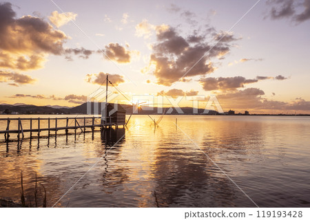 多哥池塘的黃昏 四手網 多哥池塘的黃昏 四手網 119193428