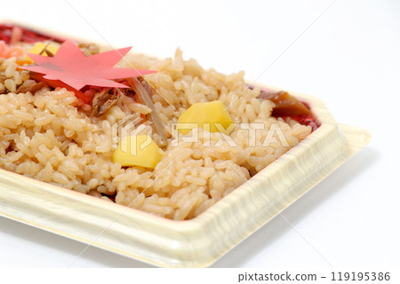 米, 煮熟的米飯, 釜飯, 日本料理, 小菜, 食品, 塑膠容器, 便當, 日本料理, 米, 日本料理, 米 119195386