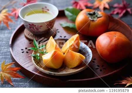 Autumn taste persimmon (cut image) persimmon fruit persimmon fruit 119195879
