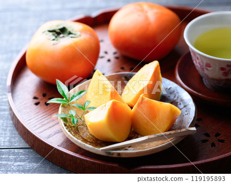 Autumn taste persimmon (cut image) persimmon fruit persimmon fruit 119195893