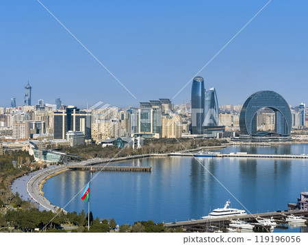 從阿塞拜疆高地看巴庫城市景觀和巴庫灣/阿塞拜疆巴庫 從阿塞拜疆高地看巴庫城市景觀和巴庫灣/阿塞拜疆巴庫 119196056