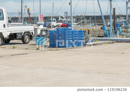 [Oarai fishing port, light trucks available] 119196236