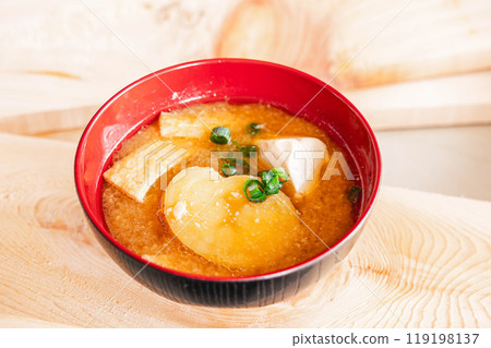 Miso soup with potatoes, fried tofu and tofu Miso soup with potatoes, fried tofu and tofu 119198137