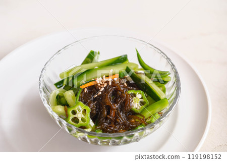 夏季蔬菜海蘊沙拉 119198152