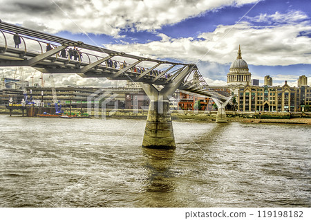 The Millennium Bridge, London, UK The Millennium Bridge, London, UK 119198182