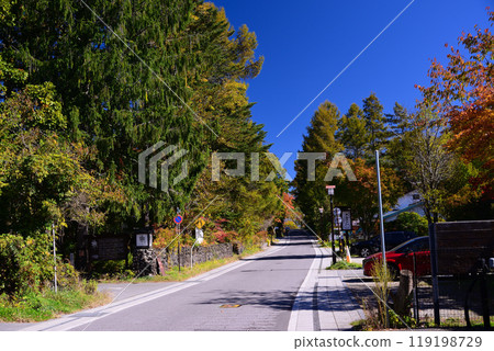 Oiwake post station on the Nakasendo road in autumn 119198729