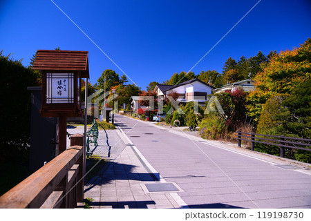 Oiwake post station on the Nakasendo road in autumn 119198730