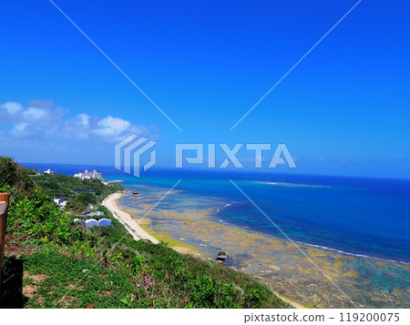 從知念岬看到的太平洋(沖繩縣南部城市) 從知念岬看到的太平洋(沖繩縣南部城市) 119200075