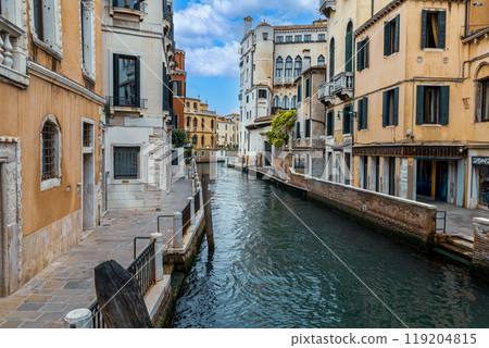 Beaufitul canal streets in Venice, Italy Beaufitul canal streets in Venice, Italy 119204815