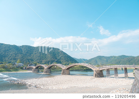 [Yamaguchi Prefecture] Iwakuni City's tourist spot, Kintaikyo Bridge on a sunny day 119205496