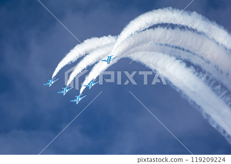 Blue Impulse colors the blue sky Blue Impulse colors the blue sky 119209224